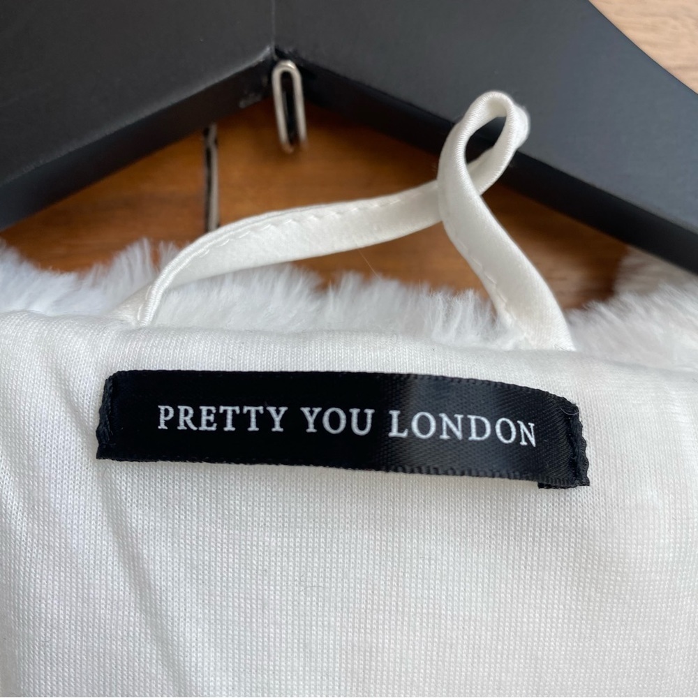 PRETTY‎ YOU LONDON CLOUD ROBE, SIZE M/L - Picture 6 of 14
